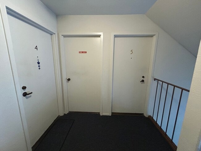 907 Bosworth St in San Francisco, CA - Building Photo - Building Photo