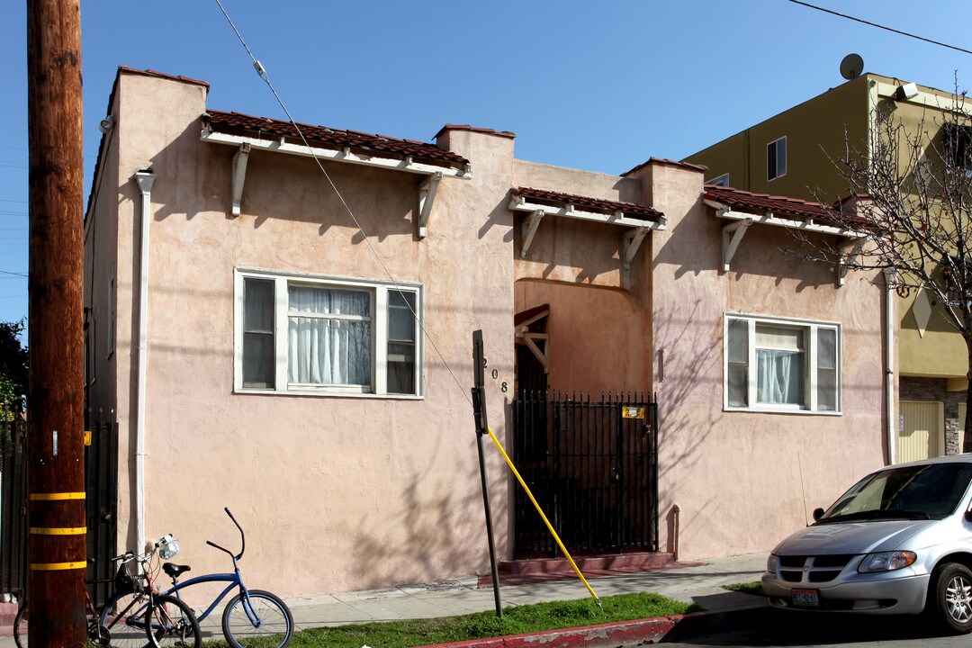 1208 Daisy Ave in Long Beach, CA - Building Photo