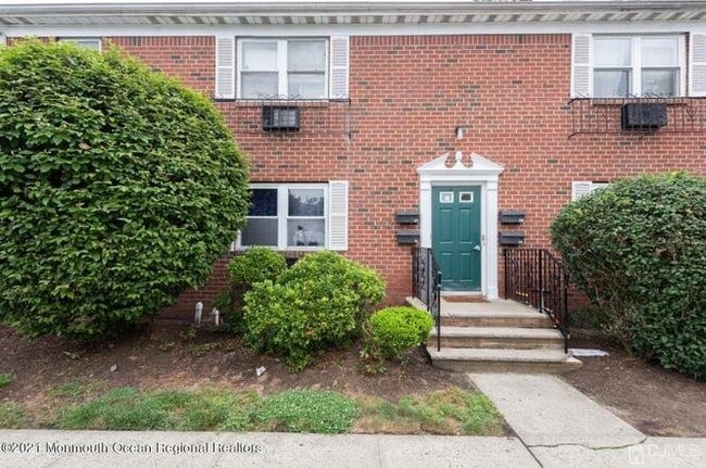 property at 289 Main St