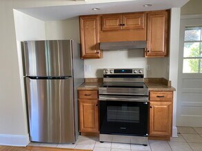 32 Weaver St, Unit 1 in Greenwich, CT - Building Photo - Building Photo