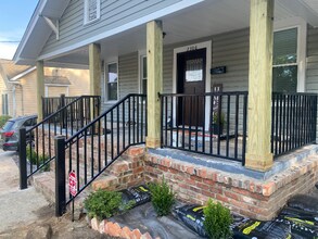 2306 Pendleton St in Columbia, SC - Building Photo - Building Photo