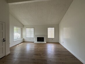 3917 Jerome Way in Bakersfield, CA - Building Photo - Building Photo
