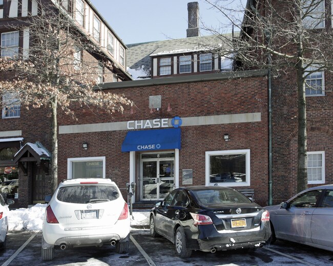 26 E Parkway in Scarsdale, NY - Foto de edificio - Building Photo