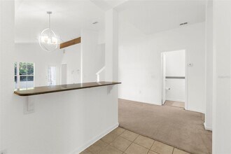 8202 Down Royal Rd in Tampa, FL - Building Photo - Building Photo