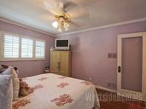 10823 Whipple St in Los Angeles, CA - Building Photo - Building Photo