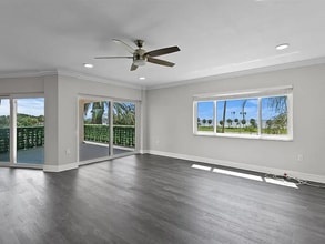 1200 N Shore Dr NE in St. Petersburg, FL - Foto de edificio - Building Photo