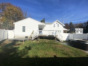 16 Hillcrest St, Unit 1 in Augusta, ME - Building Photo - Building Photo
