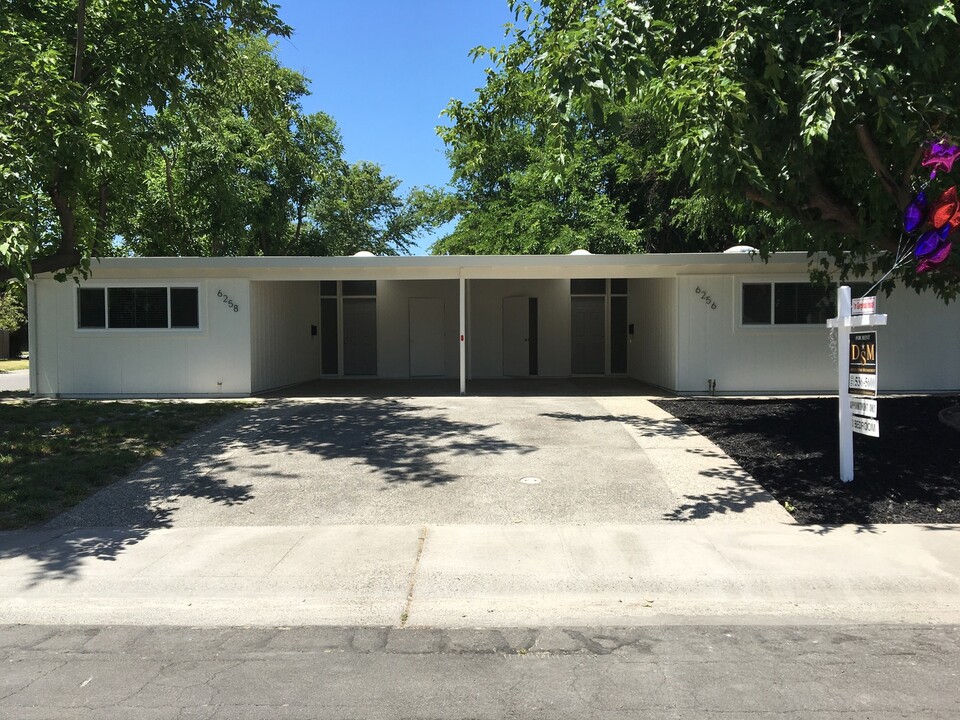 6256-6258 Fennwood Ct in Sacramento, CA - Building Photo