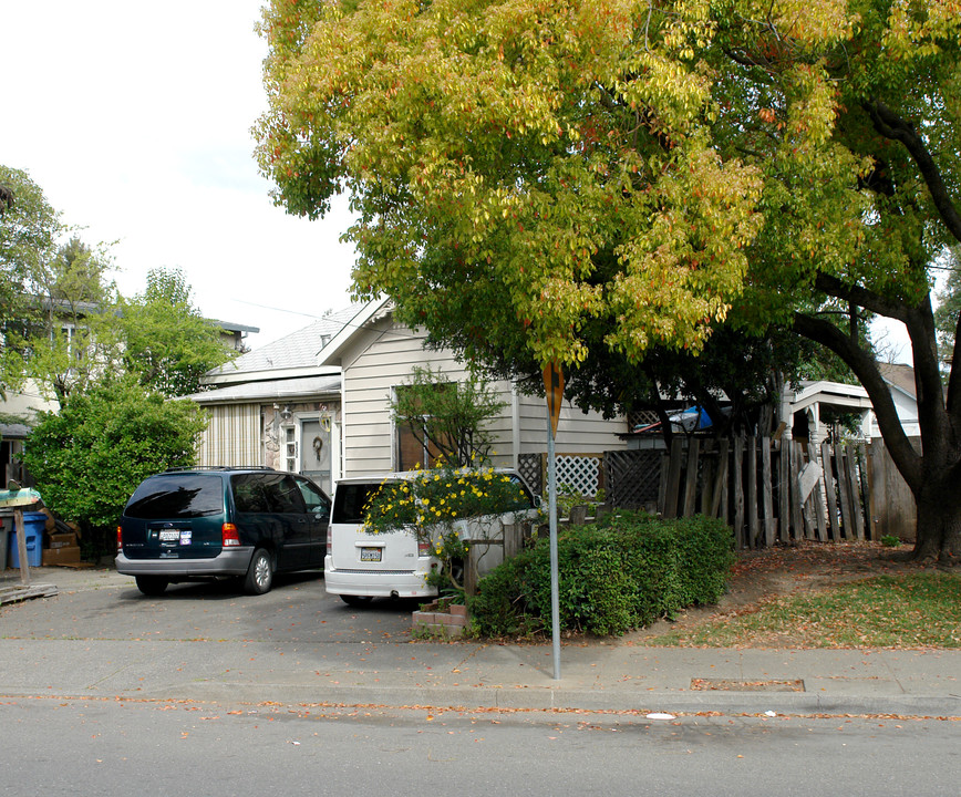 930 Morgan St in Santa Rosa, CA - Building Photo