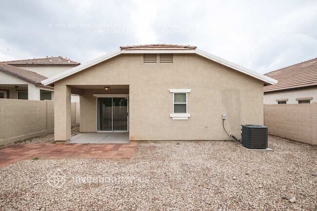 13432 W Peck Dr in Litchfield Park, AZ - Foto de edificio - Building Photo