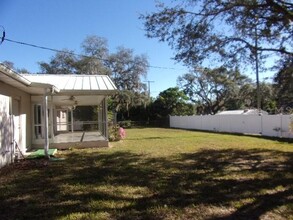 409 Brentwood Dr in Tampa, FL - Building Photo - Building Photo