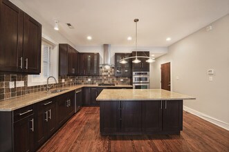 1242 W Jackson Blvd, Unit 03W in Chicago, IL - Foto de edificio - Building Photo