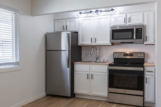 Cuming St Apartments in Omaha, NE - Building Photo - Building Photo