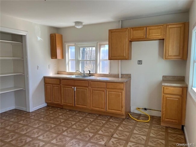 91 Toleman Rd in Washingtonville, NY - Building Photo - Building Photo