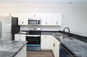 1254 Park-Land Trl in Jeffersonville, IN - Building Photo - Building Photo