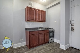 6930 N Greenview Ave in Chicago, IL - Building Photo - Building Photo