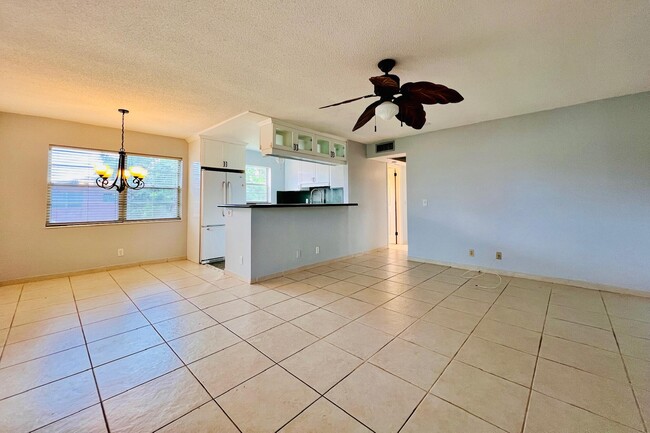 69 Sheffield C in West Palm Beach, FL - Building Photo - Building Photo