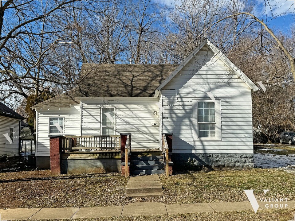 1511 N Douglas Ave in Springfield, MO - Building Photo