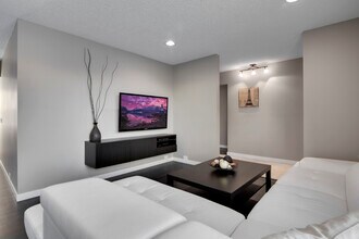 1035 Hunterdale Pl NW in Calgary, AB - Building Photo - Building Photo