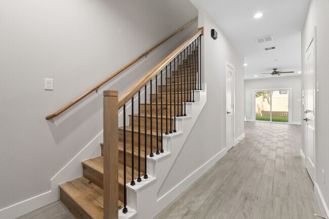404 Forest Hill Blvd in Houston, TX - Building Photo - Building Photo