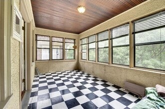 2524 Dupont Ave S, Unit 1 in Minneapolis, MN - Foto de edificio - Building Photo