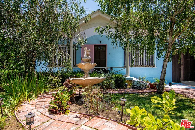 720 N Ogden Dr in Los Angeles, CA - Building Photo - Building Photo
