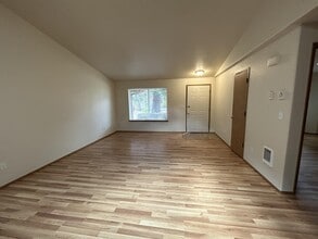 82 Pine Park Ln in Shelton, WA - Building Photo - Building Photo
