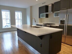 11 Saint George St, Unit 103 in Boston, MA - Building Photo - Building Photo