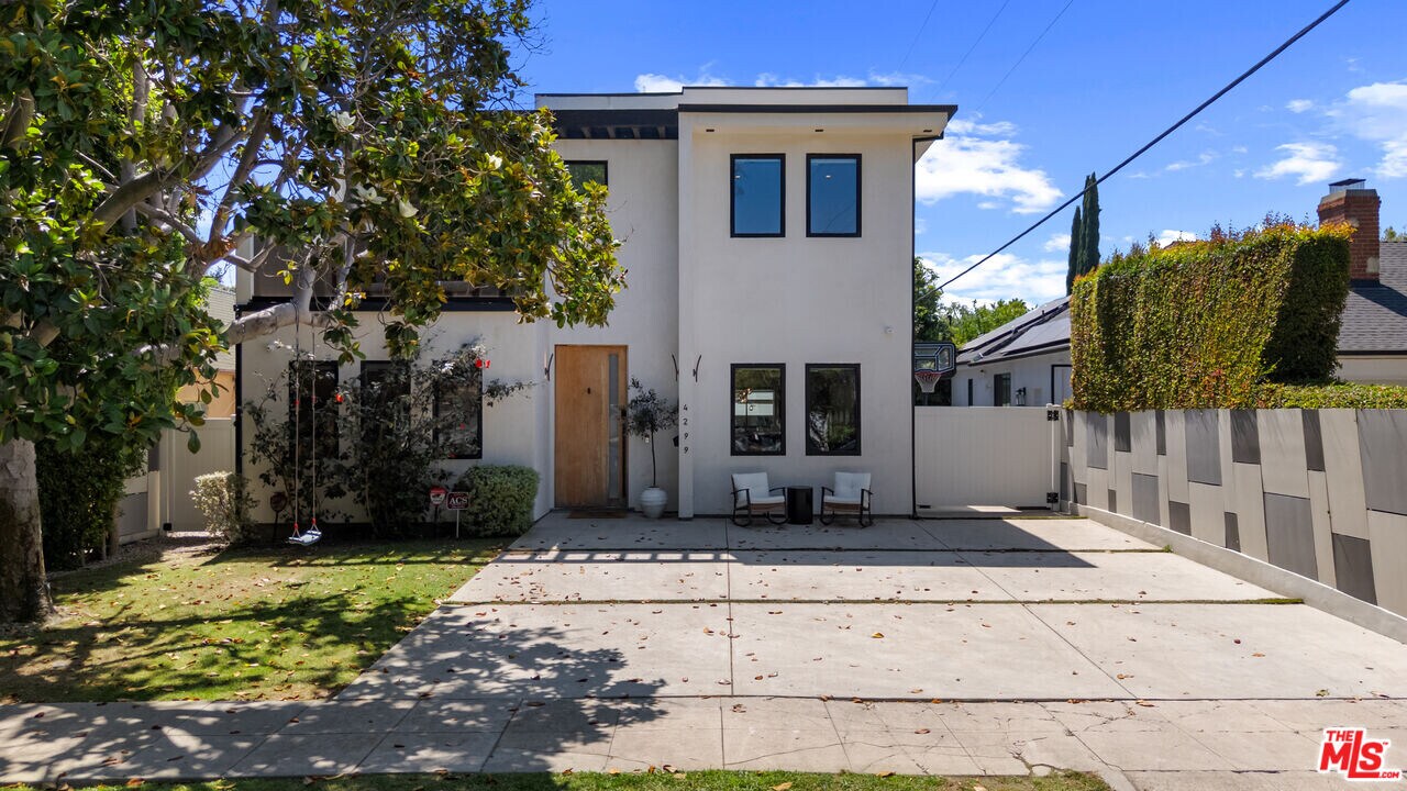 4299 Elmer Ave in Los Angeles, CA - Building Photo