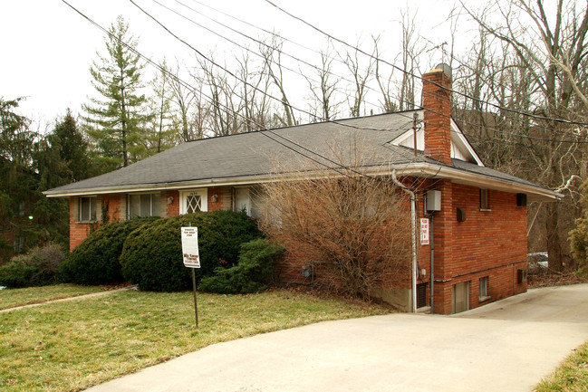 2695 Lafeuille Ave in Cincinnati, OH - Building Photo - Building Photo