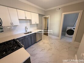 72 Longwood Ave, Unit B in Brookline, MA - Building Photo