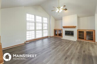 309 SW Creek Ridge Drive . in Grain Valley, MO - Foto de edificio - Building Photo