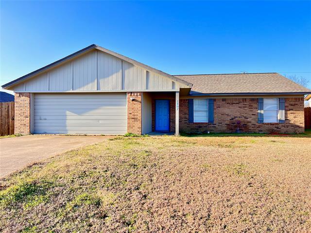 1807 Dogwood Trail in Corsicana, TX - Building Photo