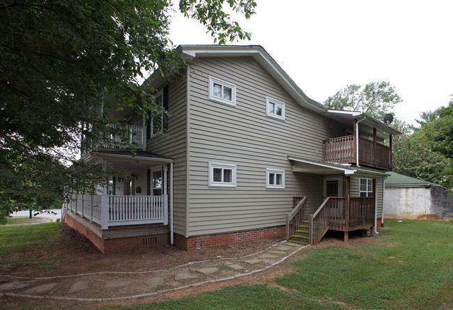 41-49 N Main St in Belmont, NC - Building Photo - Building Photo