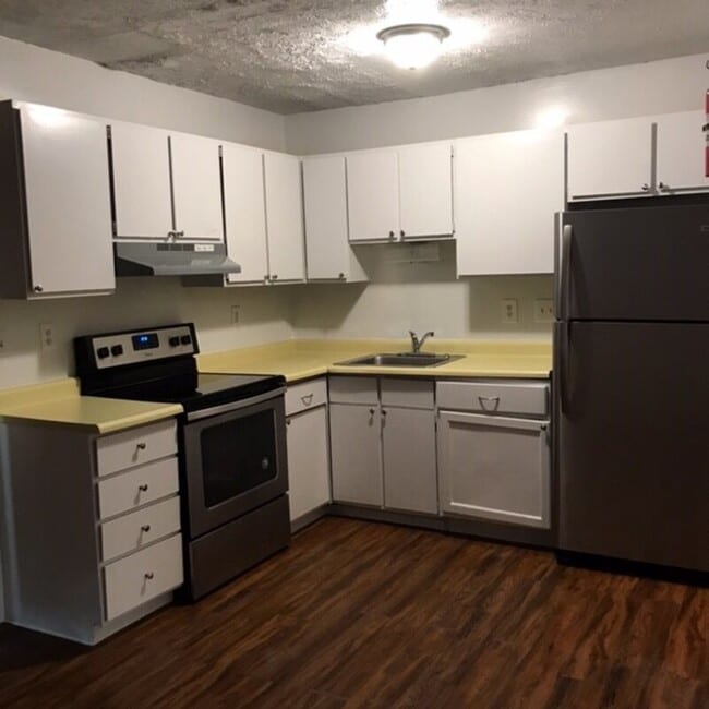 705 Bunker Hill Rd in Ashtabula, OH - Building Photo - Building Photo