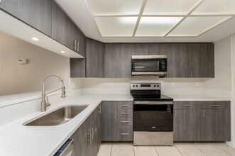 9872 Indian Key Trail in Seminole, FL - Foto de edificio - Building Photo