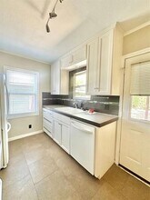 2712 Windsor Rd in Austin, TX - Building Photo - Building Photo