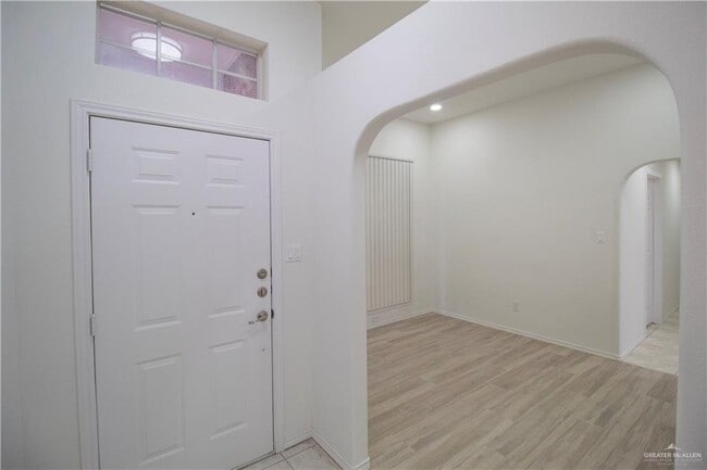 18 Umbrellabird Ave in McAllen, TX - Building Photo - Building Photo