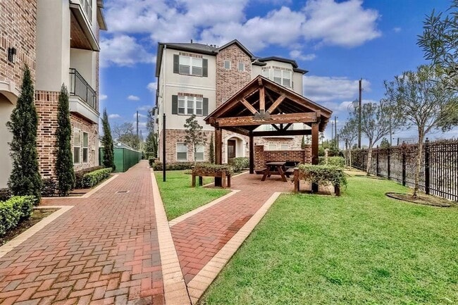 1013 E 28th St in Houston, TX - Building Photo - Building Photo