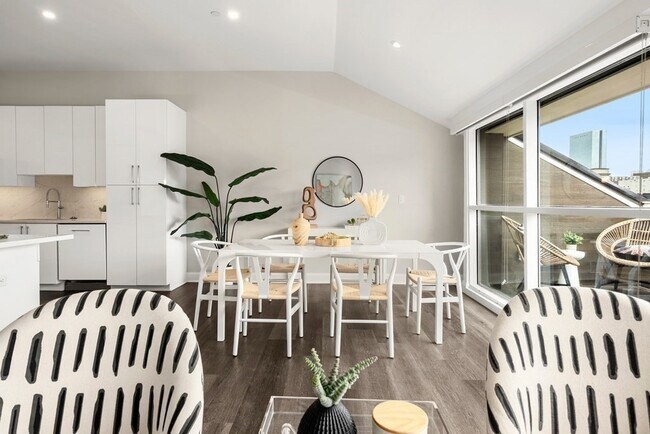 771 Harrison Ave, Unit PH8 in Boston, MA - Building Photo - Building Photo