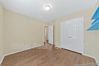 124 Burning Tr in Cibolo, TX - Building Photo - Building Photo