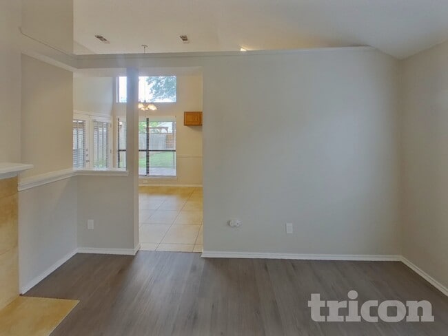 2520 Butterfield Dr in Fort Worth, TX - Building Photo - Building Photo