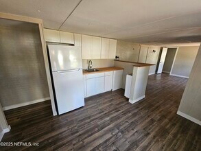 7577 Sonia Dr in Jacksonville, FL - Building Photo - Building Photo