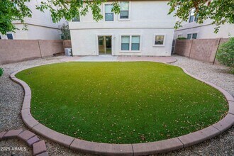 1910 E Cashman Rd in Phoenix, AZ - Building Photo - Building Photo