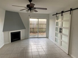 10075 Westpark Dr in Houston, TX - Building Photo