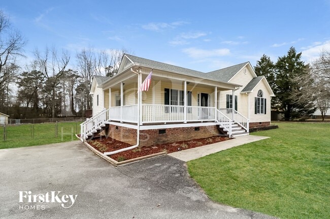 126 S Woodstone Dr in Clayton, NC - Foto de edificio - Building Photo