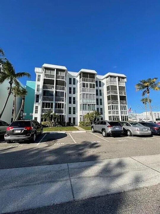 4904 38th Way S in St. Petersburg, FL - Building Photo