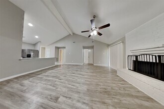 10207 Horseshoe Bend Dr in Houston, TX - Building Photo - Building Photo