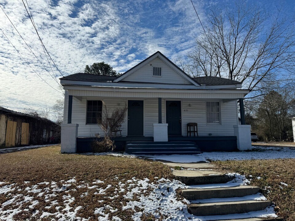 219-221 Willow St in Rocky Mount, NC - Building Photo