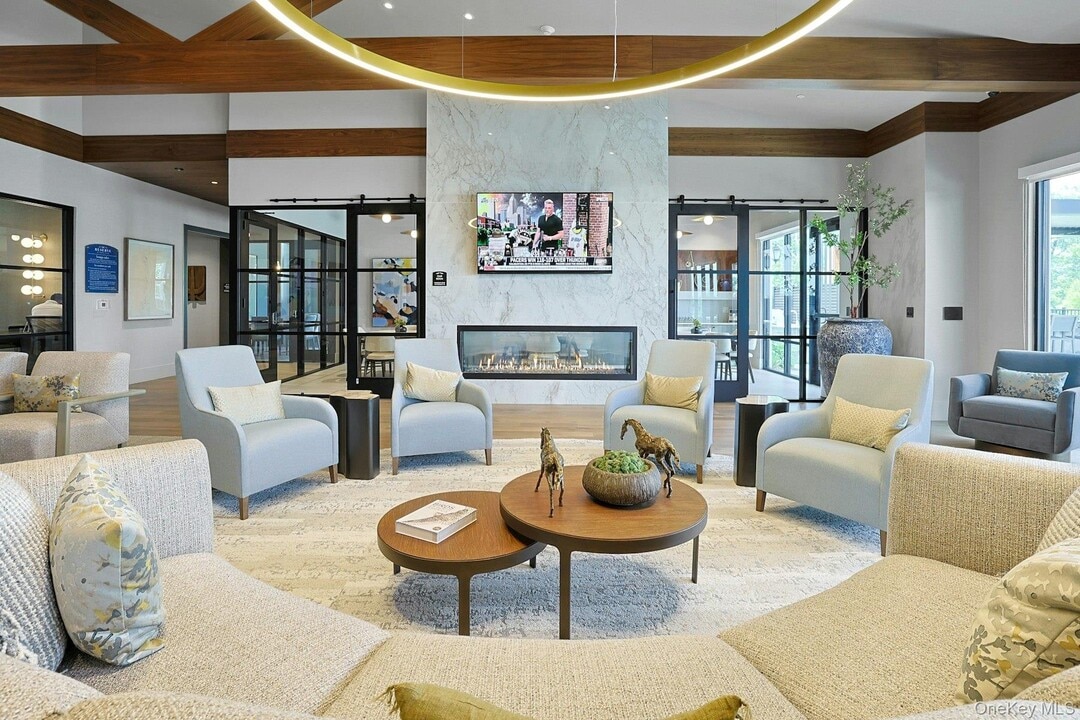 4107 Lucy Ct in Pearl River, NY - Building Photo